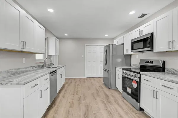 $325,000 | 102 20th Street Northeast, Bradenton, FL 34208