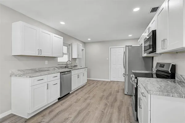 $325,000 | 102 20th Street Northeast, Bradenton, FL 34208