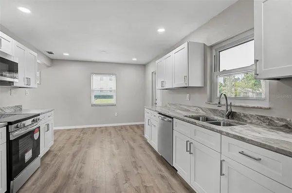 $325,000 | 102 20th Street Northeast, Bradenton, FL 34208