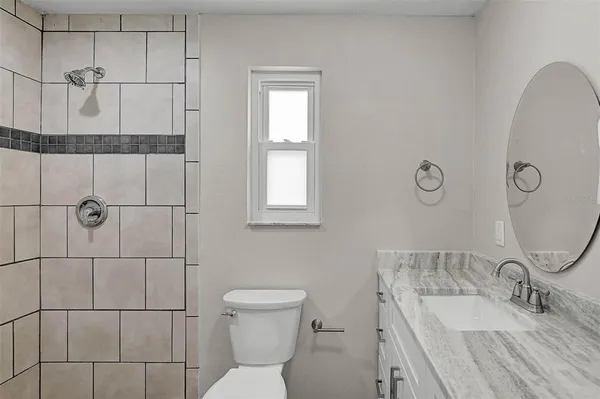 $325,000 | 102 20th Street Northeast, Bradenton, FL 34208