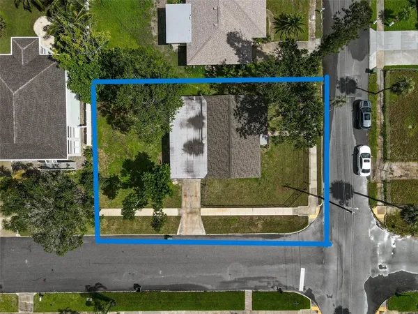 $325,000 | 102 20th Street Northeast, Bradenton, FL 34208