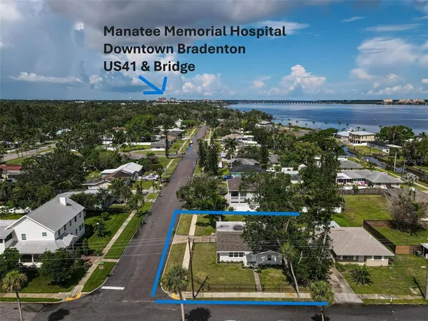 $325,000 | 102 20th Street Northeast, Bradenton, FL 34208