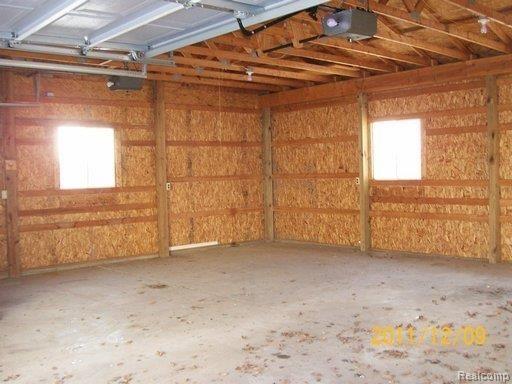 44 South Elba Road Lapeer, MI 48446 - Photo 4 of 22 100_2905.jpg