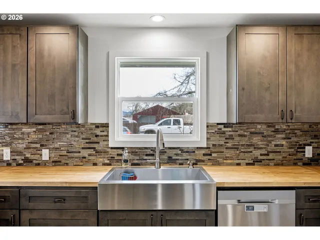 $485,000 | 1409 Clark Avenue, Cottage Grove, OR 97424