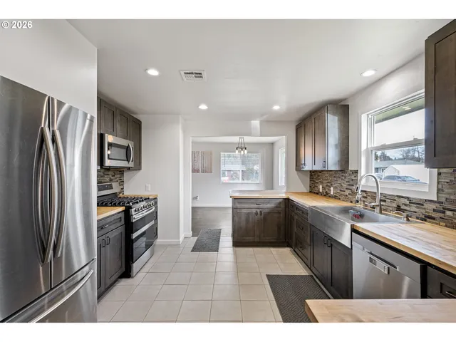 $485,000 | 1409 Clark Avenue, Cottage Grove, OR 97424