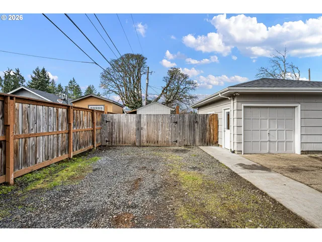 $485,000 | 1409 Clark Avenue, Cottage Grove, OR 97424