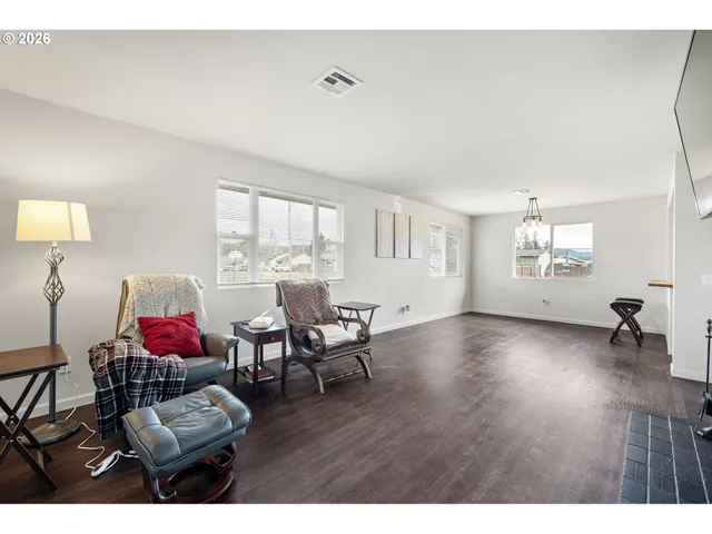 $485,000 | 1409 Clark Avenue, Cottage Grove, OR 97424