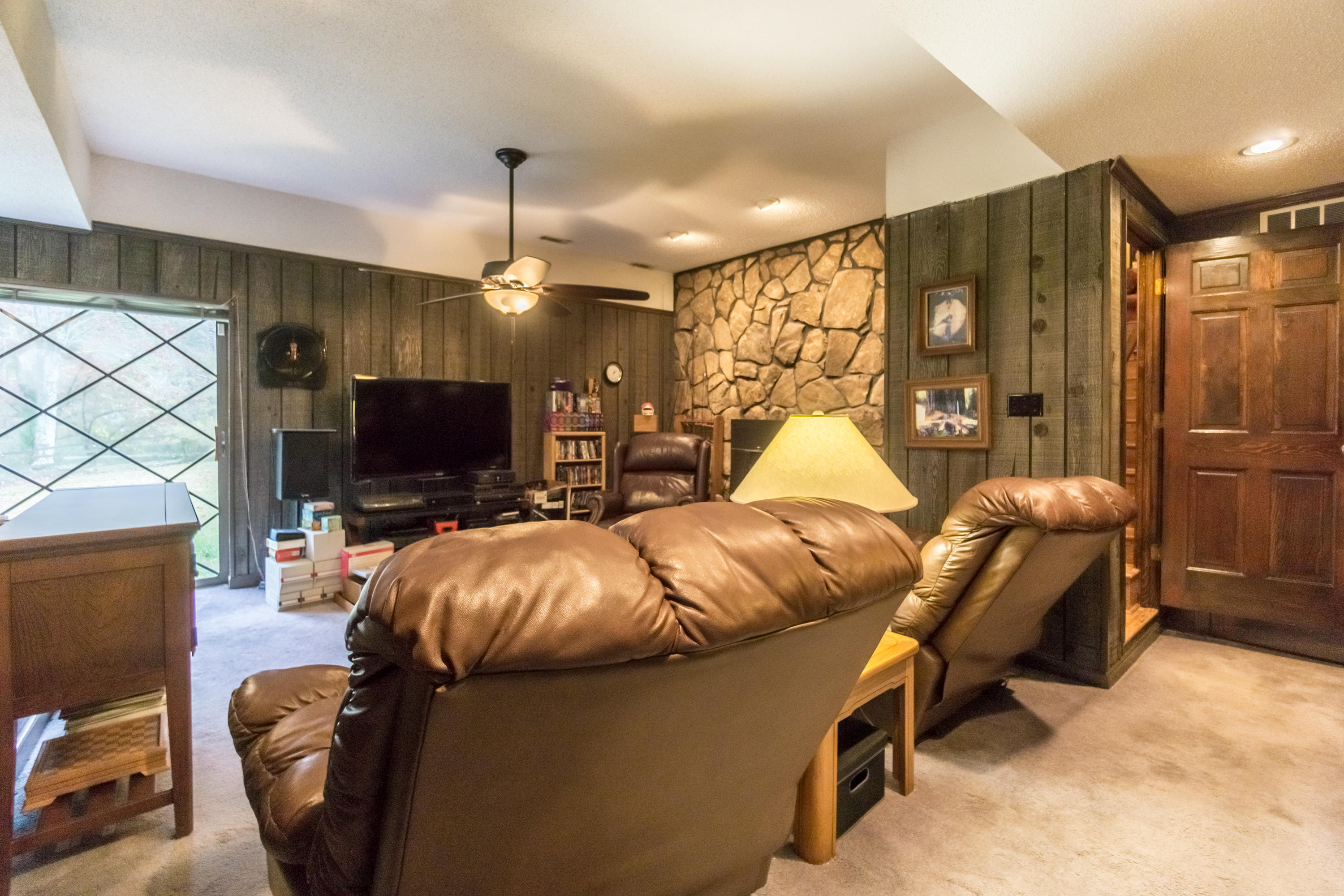 1302 Keys Road Tunnel Hill, GA 30755 - Photo 37 of 64 Family rm