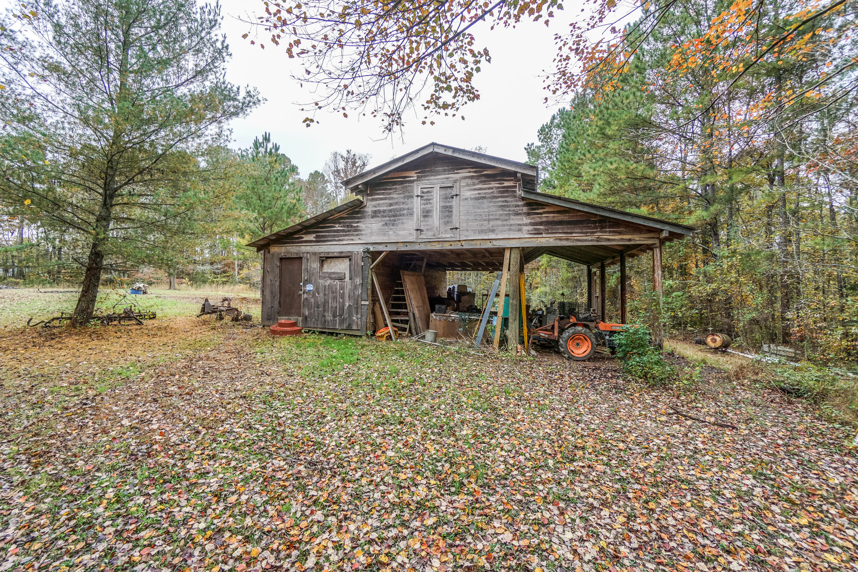 1302 Keys Road Tunnel Hill, GA 30755 - Photo 44 of 64 barn