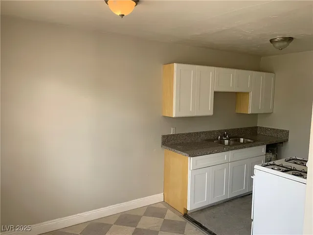 $795 | 230 West Boston Avenue, Unit 7, Las Vegas, NV 89102