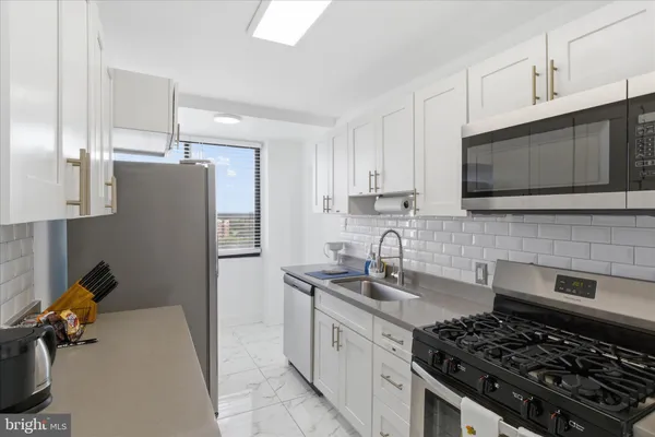 $2,750 | 301 North Beauregard Street, Unit 1105, Alexandria, VA 22312