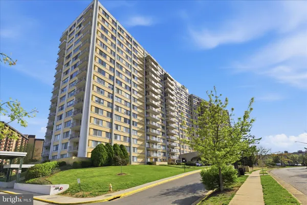 $2,750 | 301 North Beauregard Street, Unit 1105, Alexandria, VA 22312