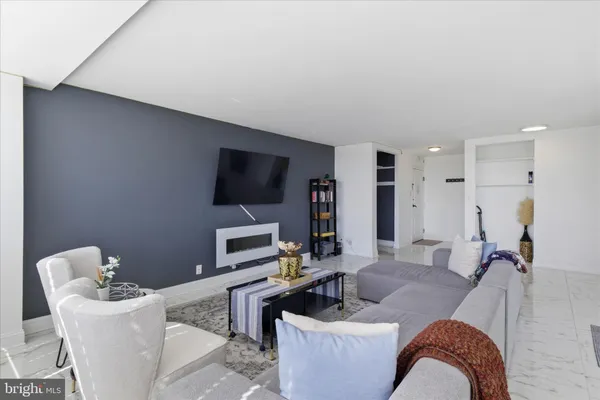 $2,750 | 301 North Beauregard Street, Unit 1105, Alexandria, VA 22312
