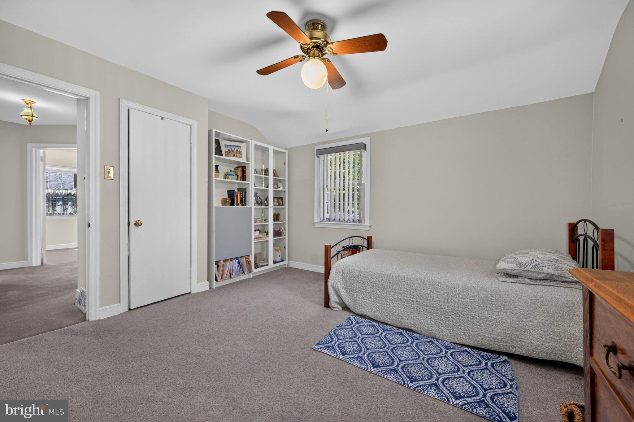 128 Boncouer Road Cheltenham, PA 19012 - Photo 18 of 31 Cozy bedroom with natural light.
