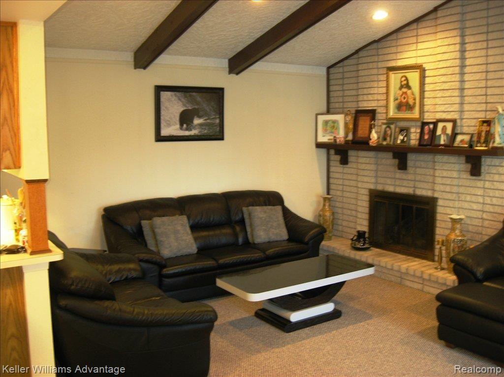 35588 Shell Drive Sterling Heights, MI 48310 - Photo 11 of 16 Family Room