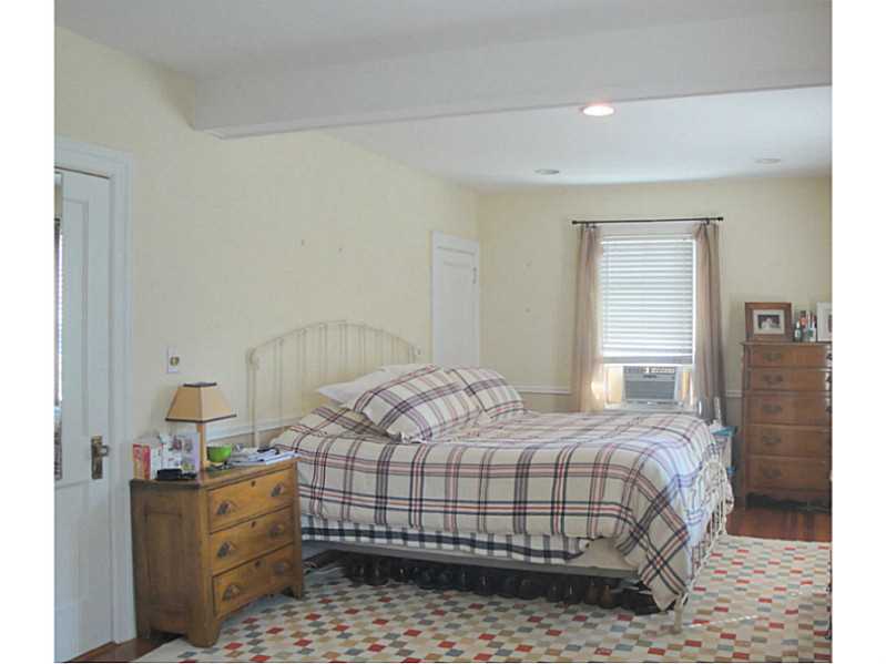 25 Stratford Road Cranston, RI 02905 - Photo 17 of 25 Master Bedroom.