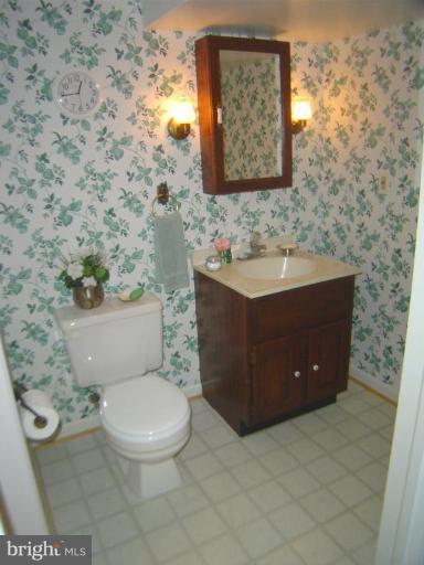 594 Pumphouse Road Frederick, MD 21703 - Photo 17 of 23 Bath #2
