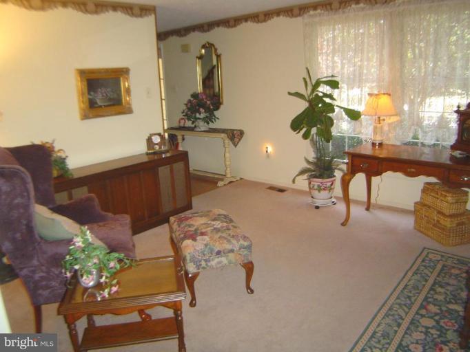 594 Pumphouse Road Frederick, MD 21703 - Photo 4 of 23 Living Room #2