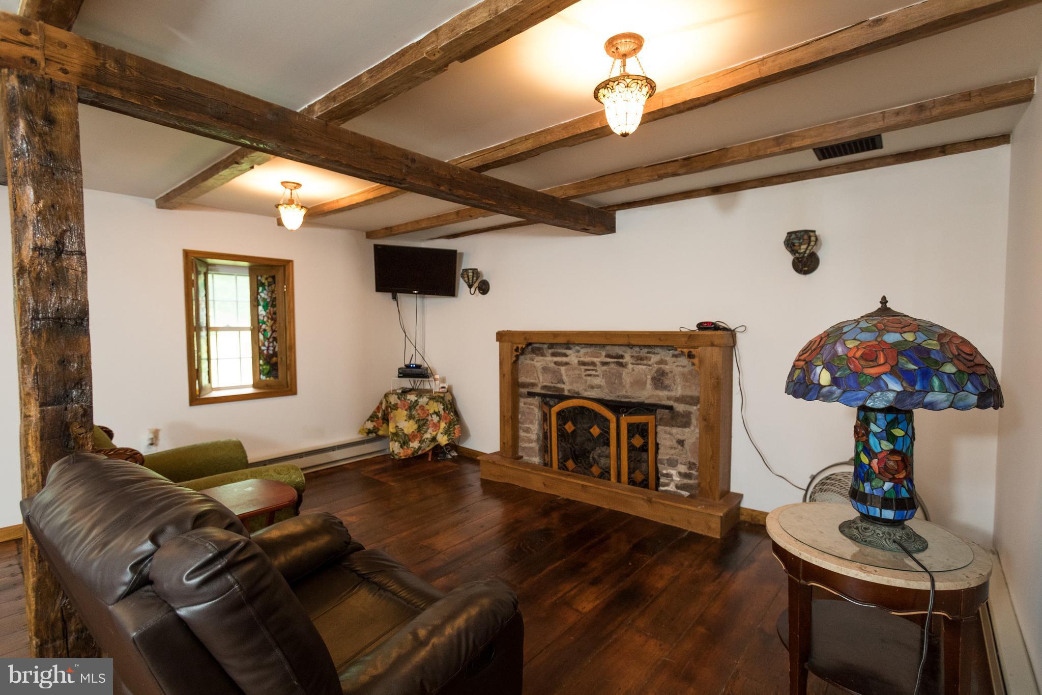 2580 Cross Section Road Westminster, MD 21158 - Photo 6 of 29 Interior (General)