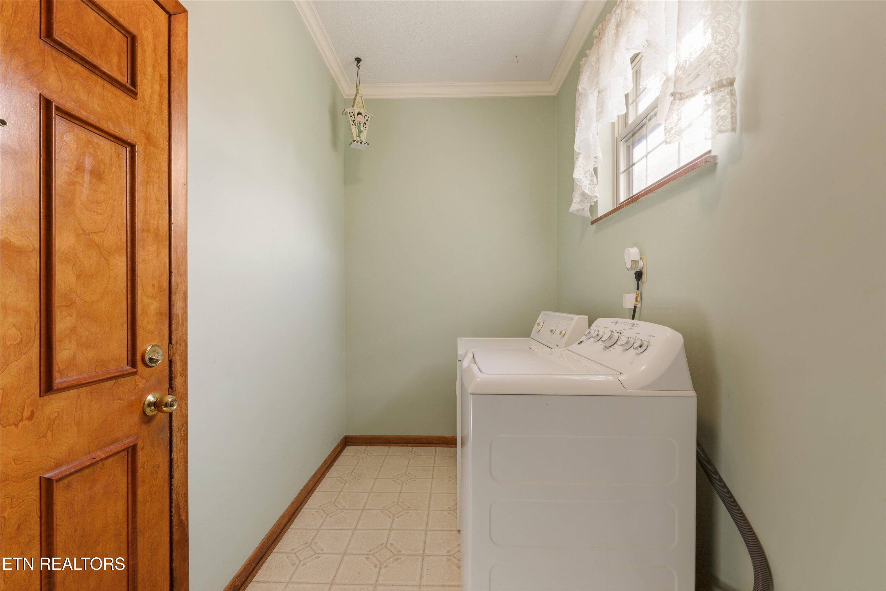 827 West Cunningham Street Alcoa, TN 37701 - Photo 12 of 43 12-827 W Cunningham St15