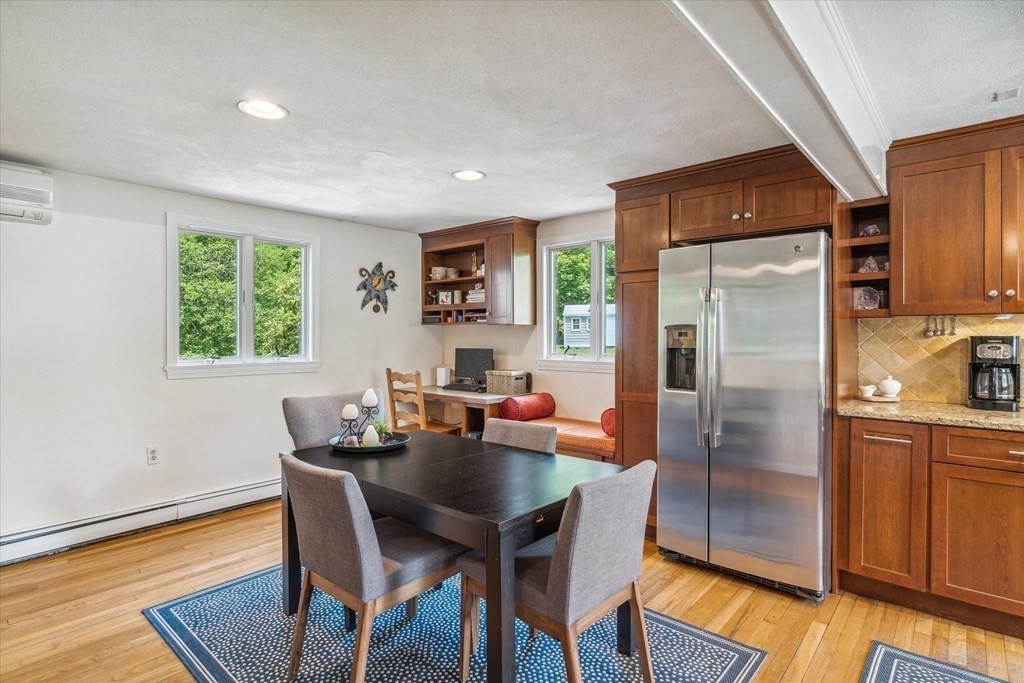 55 Winslow Road Reading, MA 01867 - Photo 9 of 42 Gallery Image 9