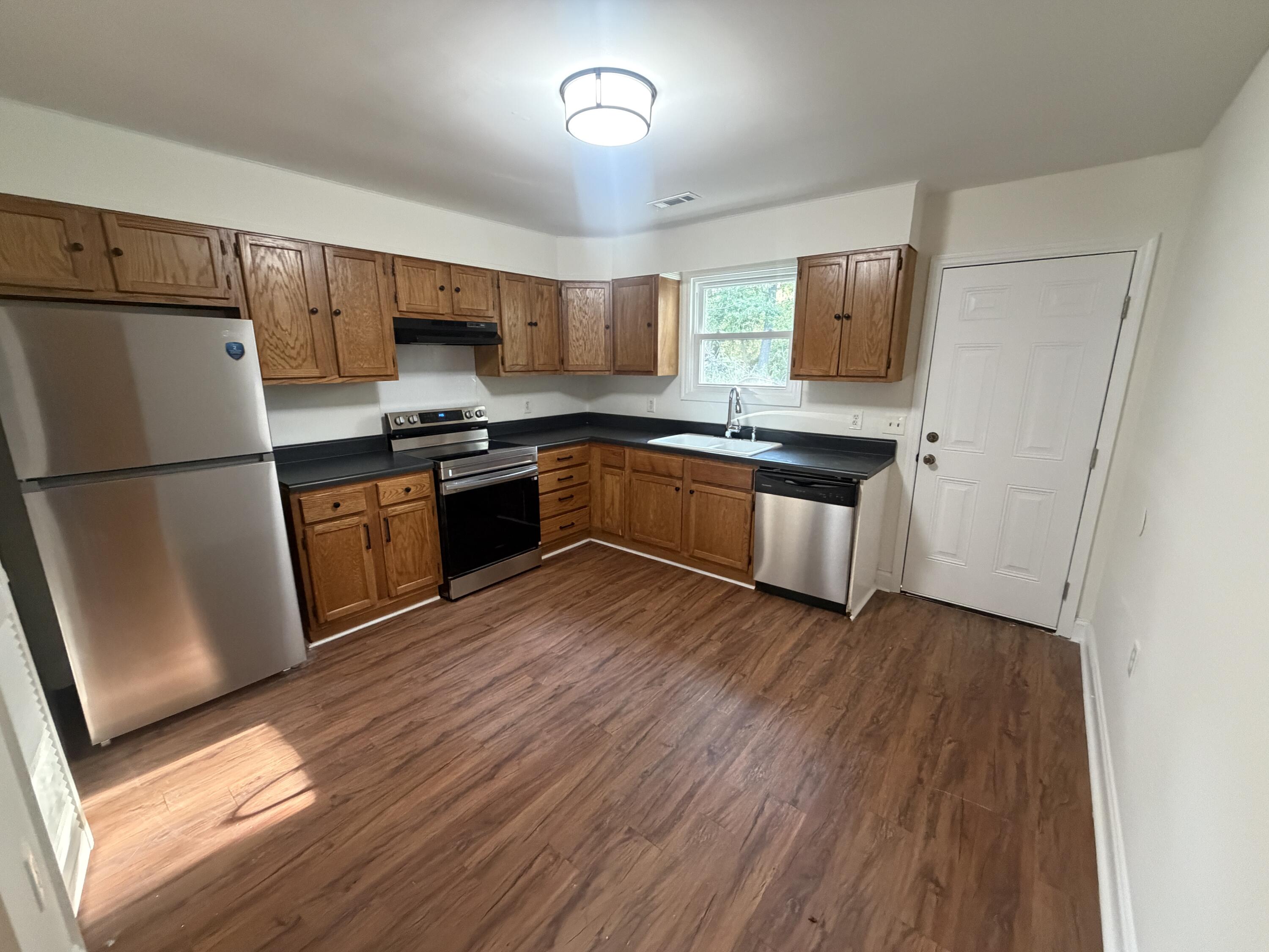 2018 Pinopolis Road, Unit C Pinopolis, SC 29469 - Photo 4 of 10 IMG_0963