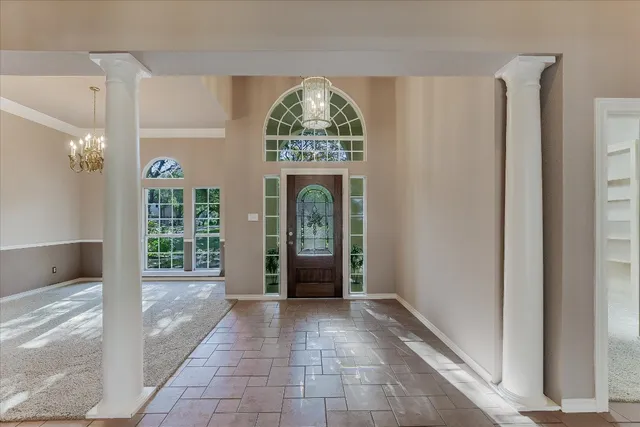 a view of entryway with interior