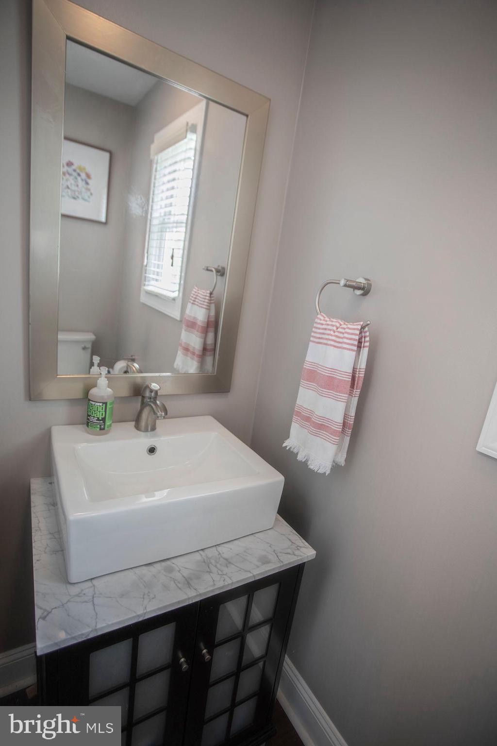 5612 Greentree Road Bethesda, MD 20817 - Photo 7 of 36