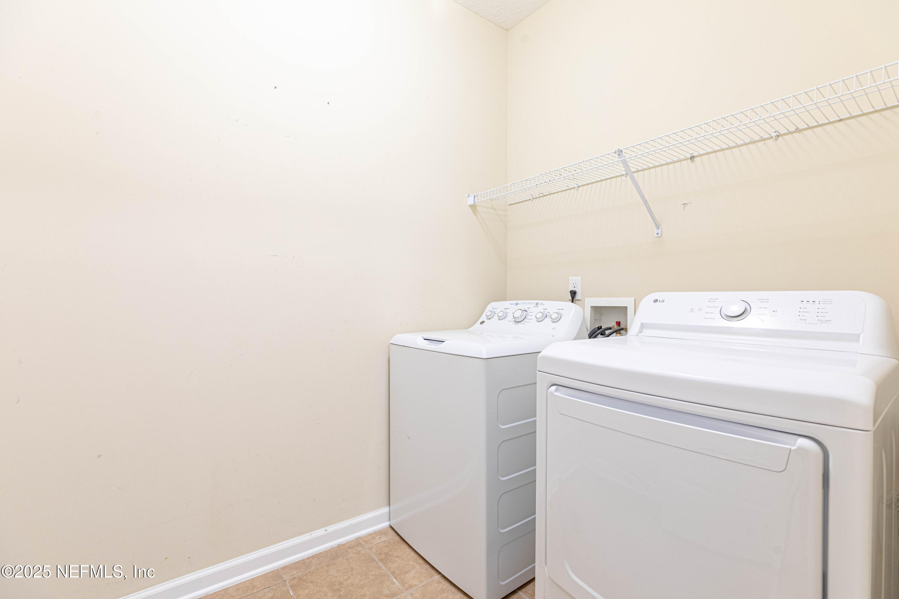 211 Amber Ridge Road Jacksonville, FL 32218 - Photo 21 of 39 Laundry