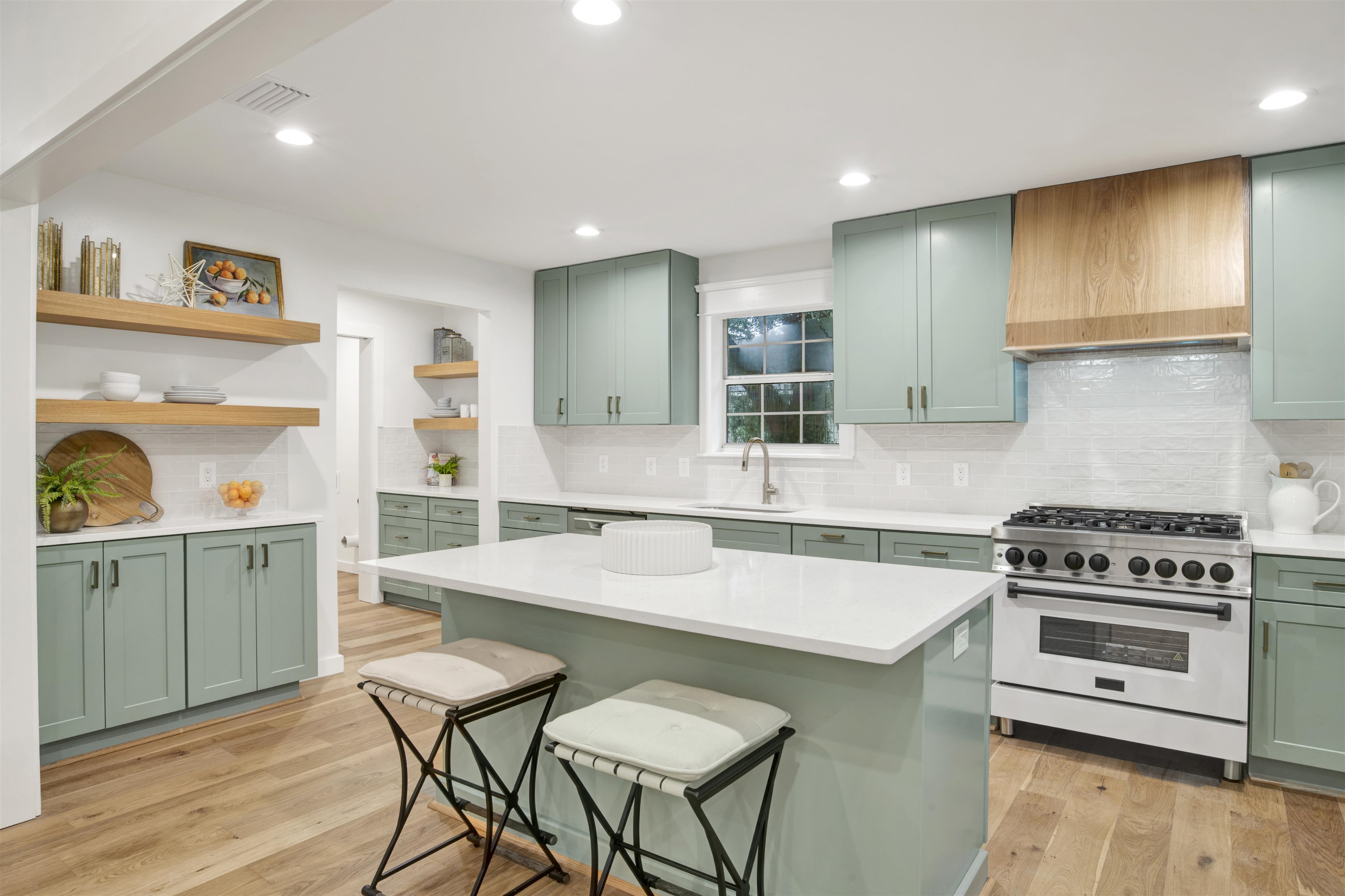 505 Dyson Street Fairhope, AL 36532 - Photo 11 of 50 Kitchen