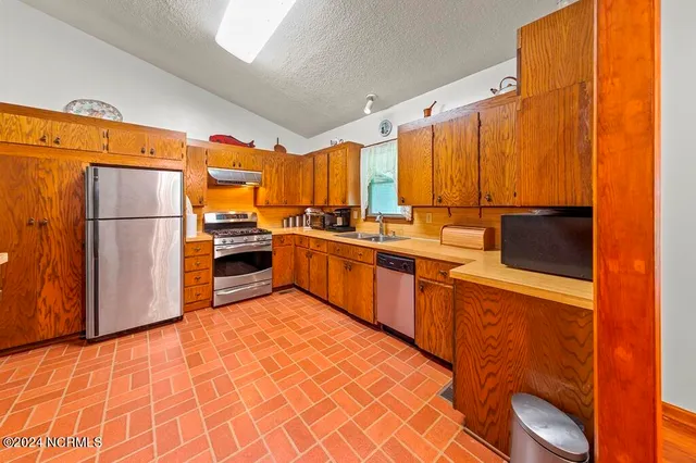 $425,500 | 543 Cooper-Leath Road, Oriental, NC 28571