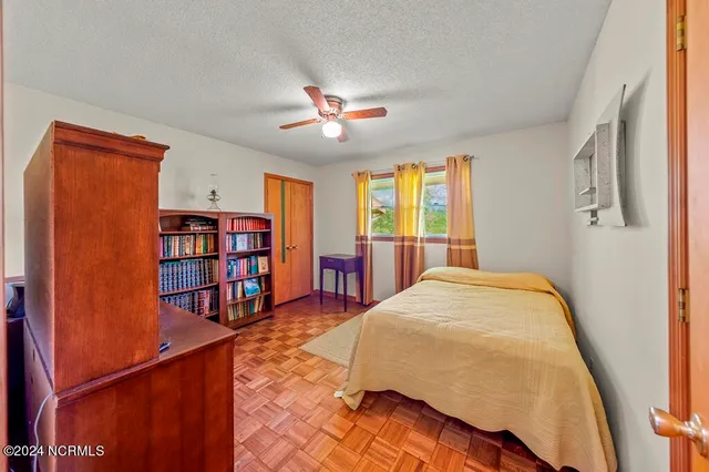 $425,500 | 543 Cooper-Leath Road, Oriental, NC 28571