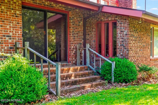 $425,500 | 543 Cooper-Leath Road, Oriental, NC 28571