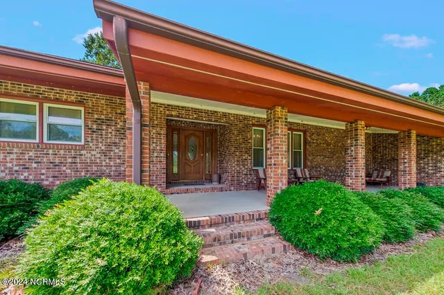 $425,500 | 543 Cooper-Leath Road, Oriental, NC 28571