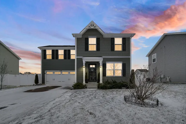 $409,999 | 713 Wild Prairie Pointe, Hampshire, IL 60140