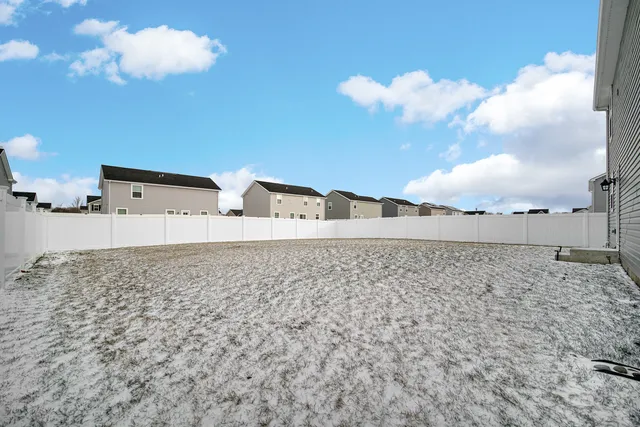 a view of a dry yard