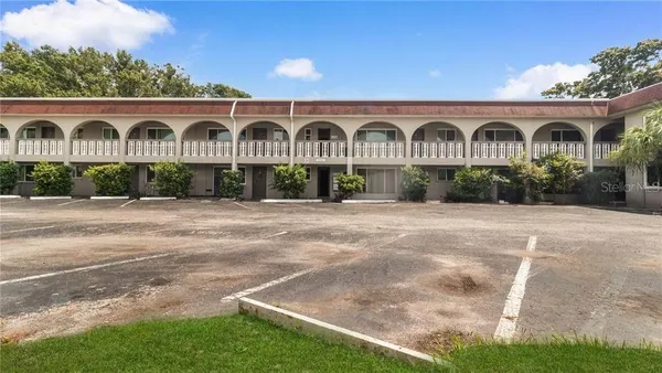 $1,950 | 5900 22nd Avenue North, St. Petersburg, FL 33710