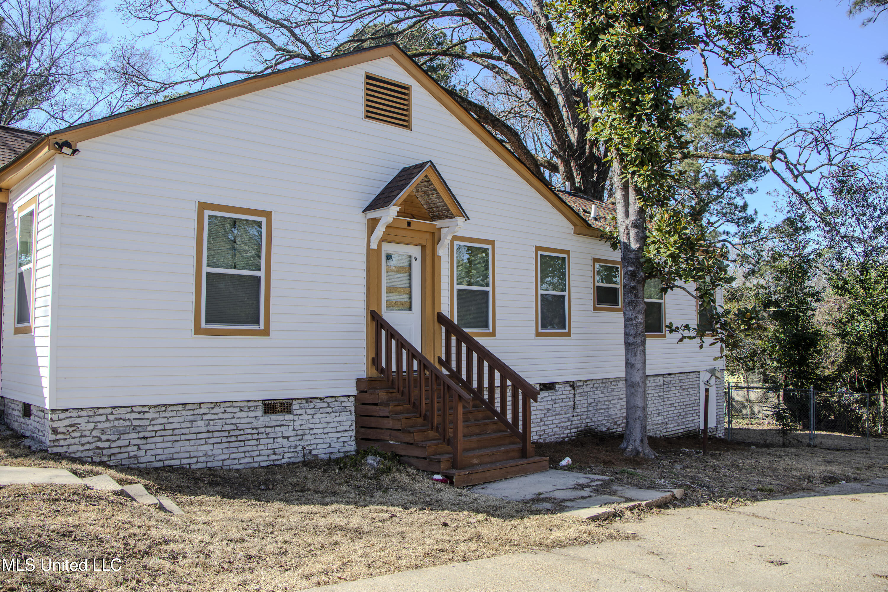 414 Downing Street Jackson, MS 39216 - Photo 3 of 22 IMG_0146