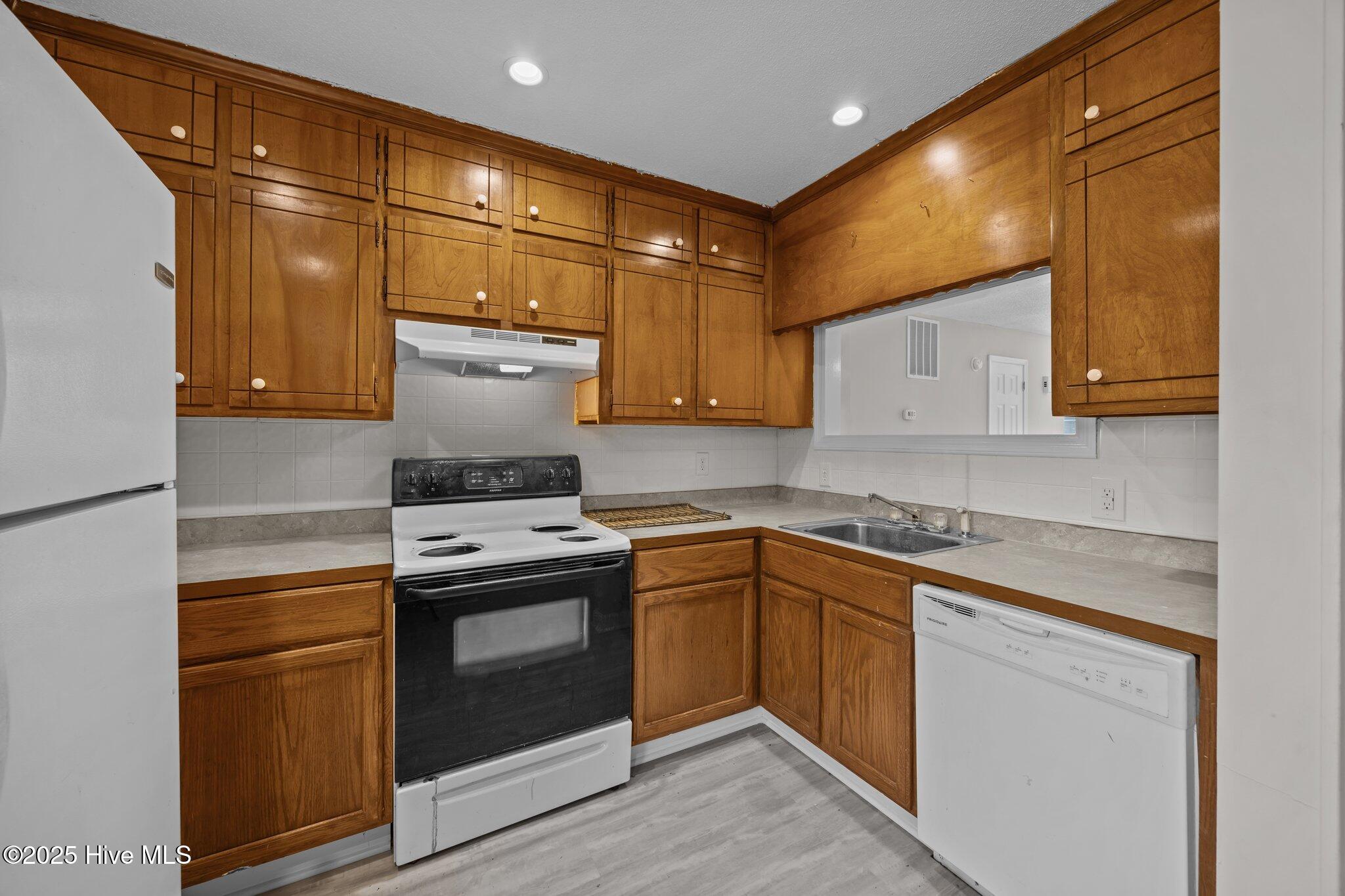125 Pirates Road, Unit 2 New Bern, NC 28562 - Photo 11 of 46 10-web-or-mls-0C0A3457