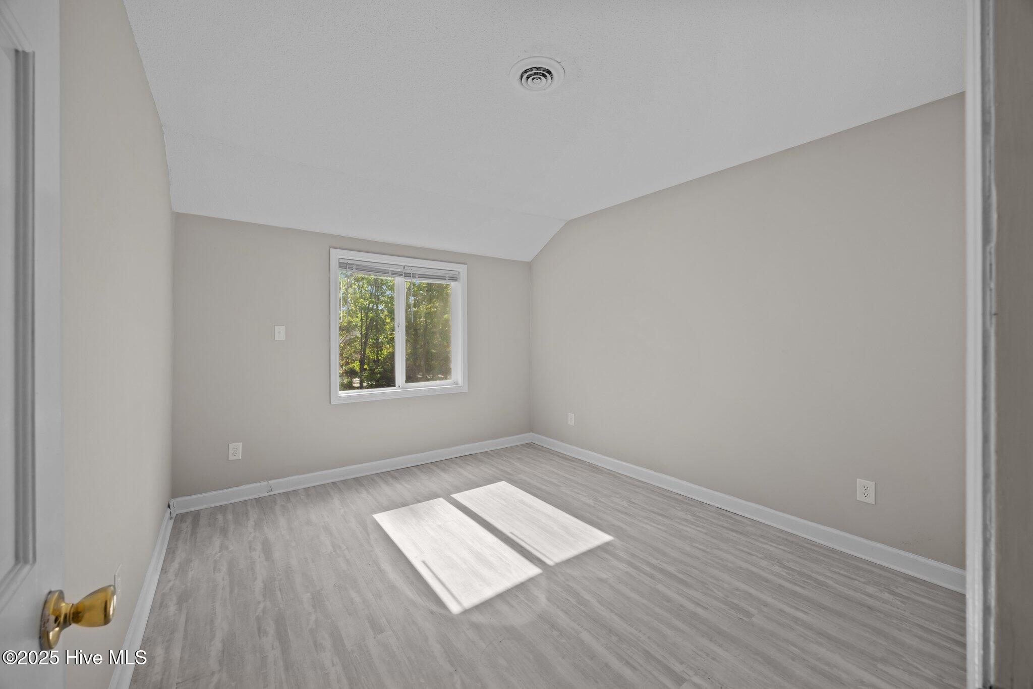 125 Pirates Road, Unit 2 New Bern, NC 28562 - Photo 18 of 46 17-web-or-mls-0C0A3480