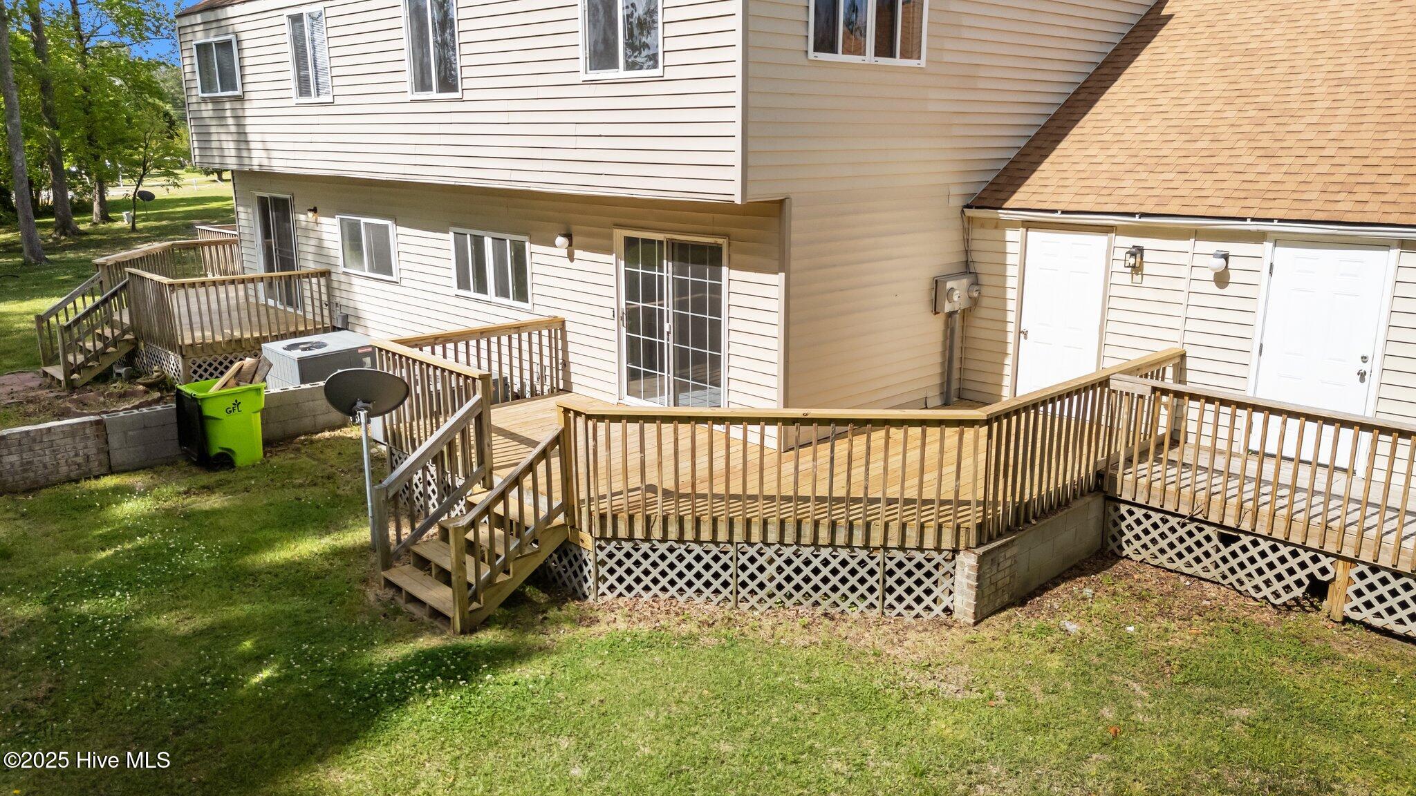125 Pirates Road, Unit 2 New Bern, NC 28562 - Photo 39 of 46 38-web-or-mls-DJI_20250421103600_0009_D