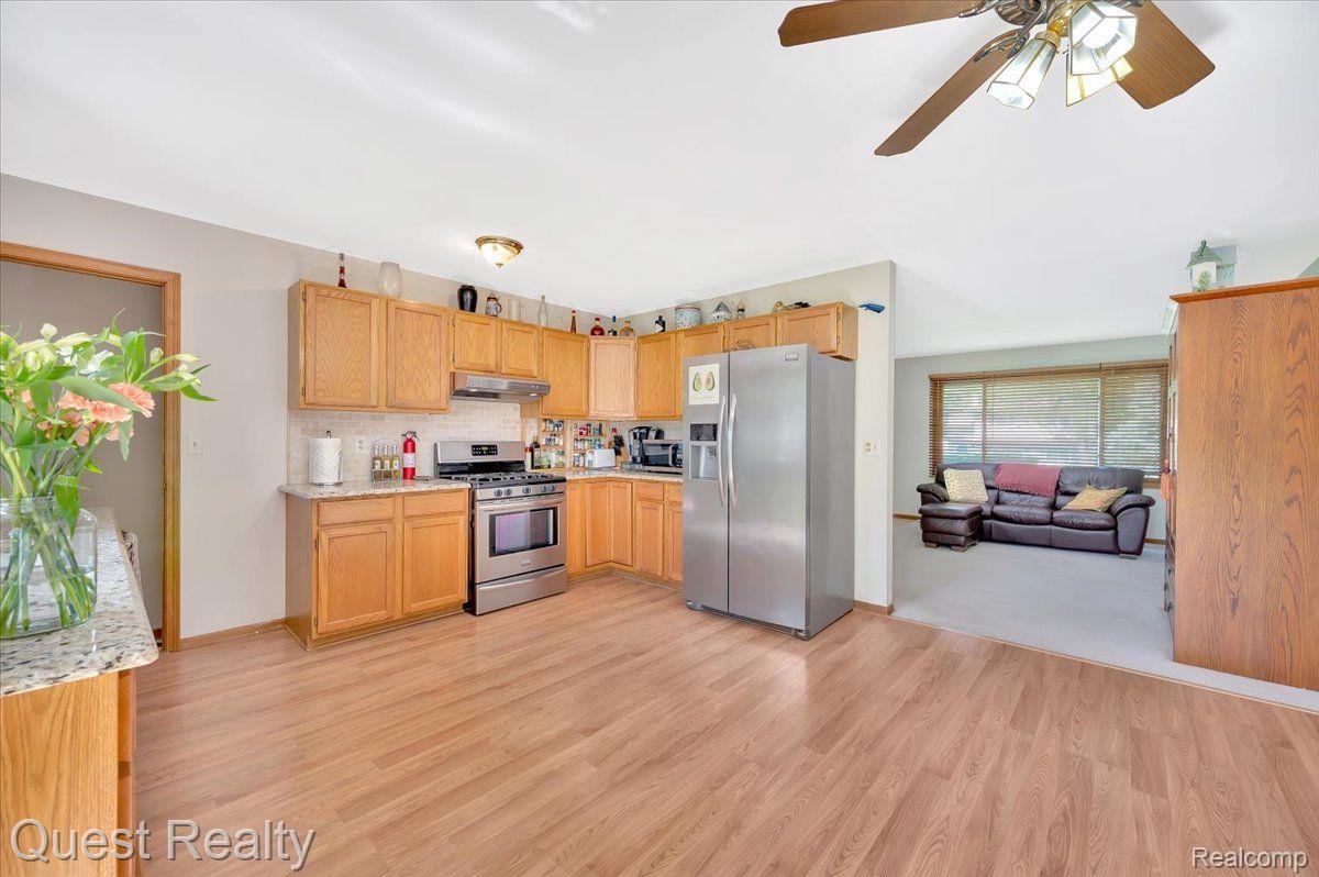 3703 Samuel Avenue Rochester, MI 48309 - Photo 7 of 26 Gallery Image 7