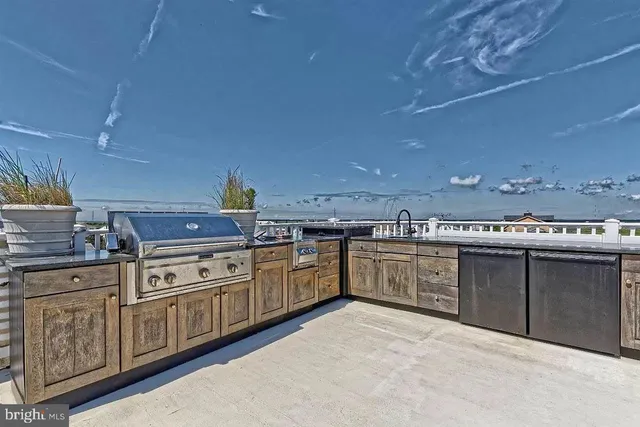 $2,850,000 | 704 Old Avalon Boulevard, Avalon, NJ 08202