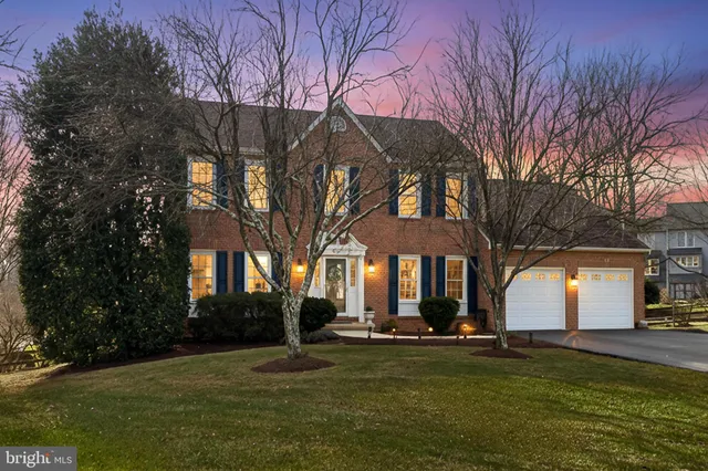 $990,000 | 6226 Point Court, Centreville, VA 20120