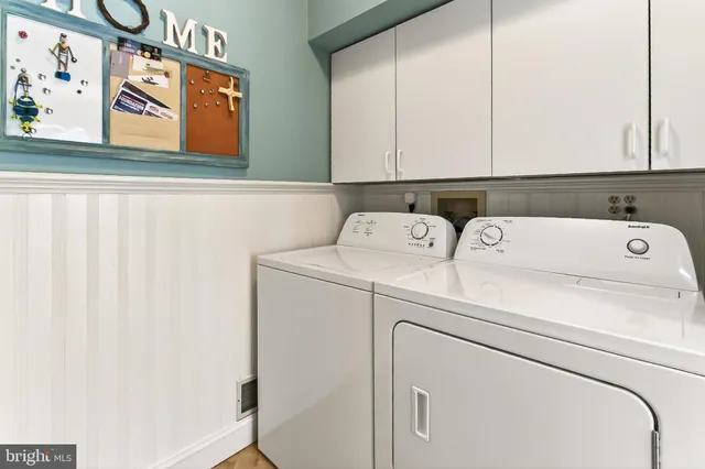 $990,000 | 6226 Point Court, Centreville, VA 20120