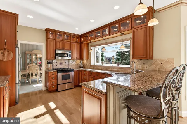 $990,000 | 6226 Point Court, Centreville, VA 20120