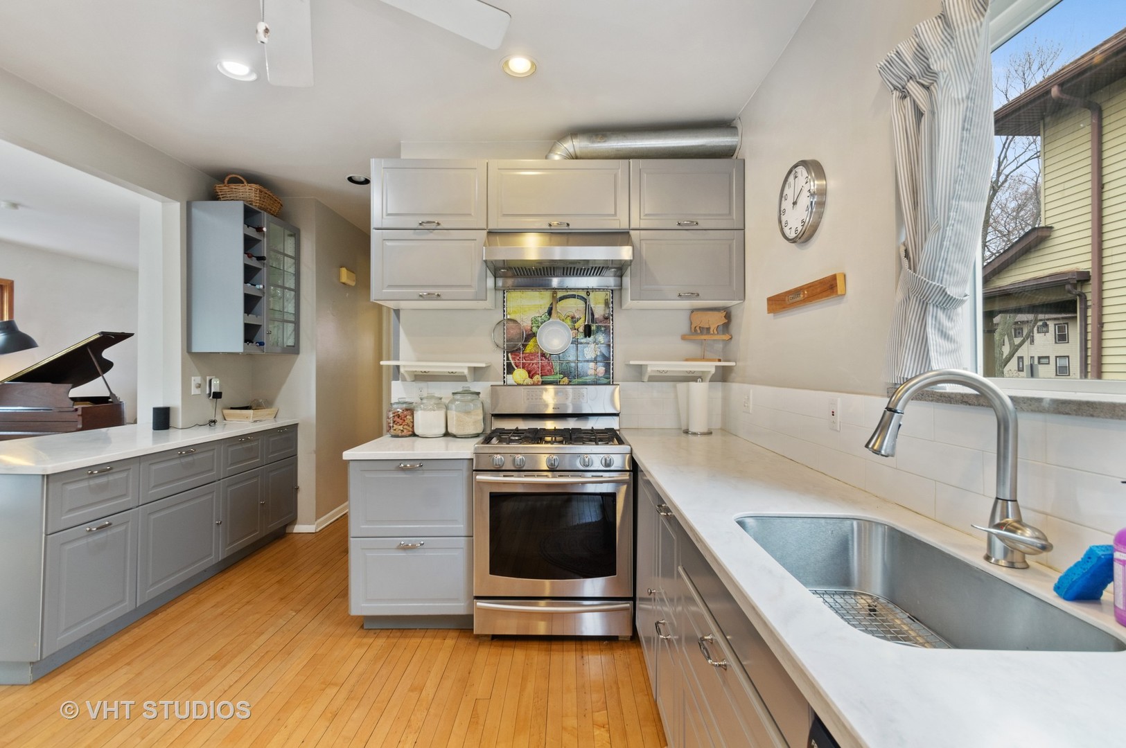 3751 North Ridgeway Avenue Chicago, IL 60618 - Photo 7 of 19