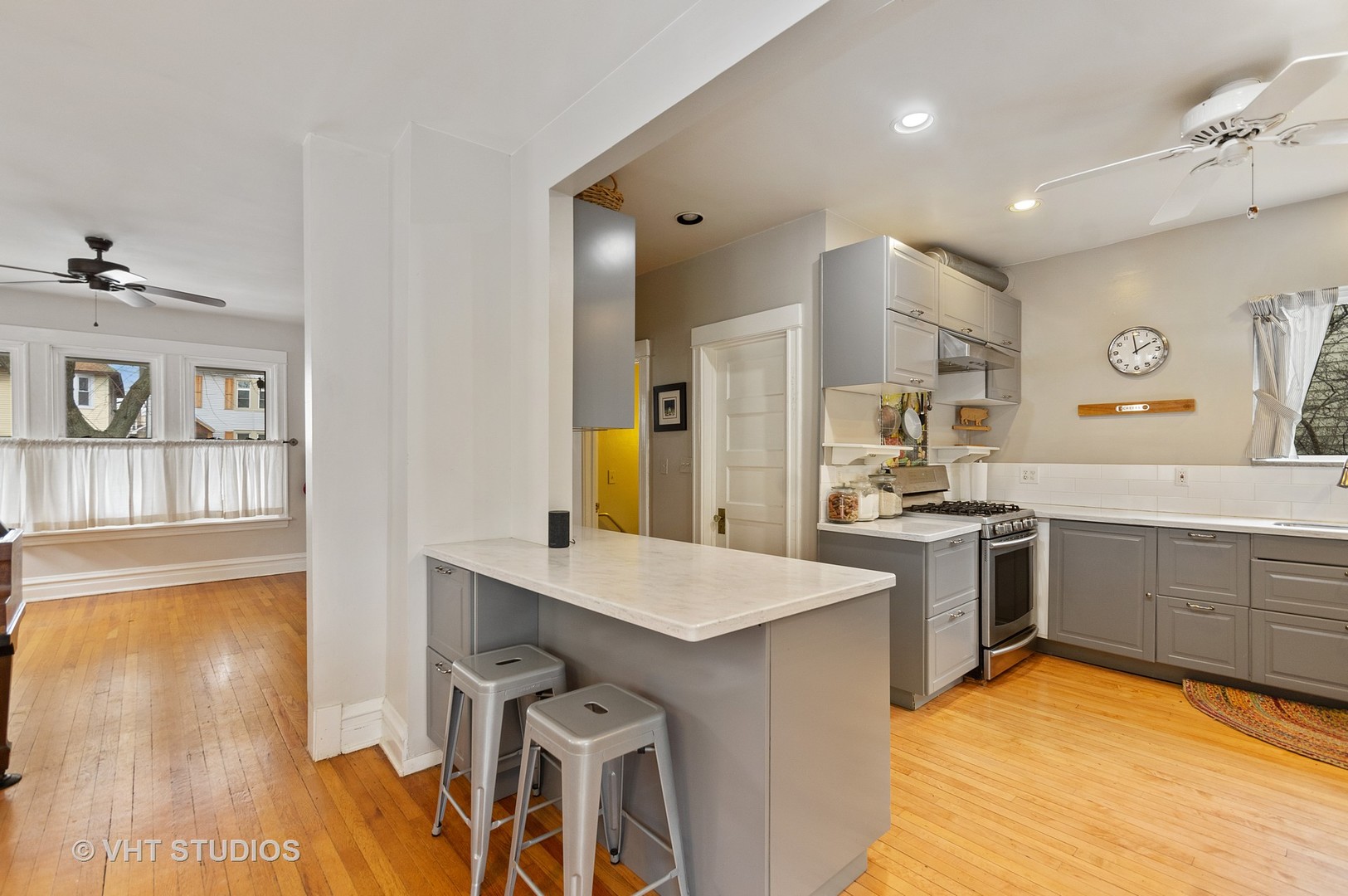 3751 North Ridgeway Avenue Chicago, IL 60618 - Photo 9 of 19