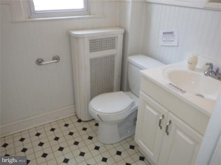505 Holly Road Lansdowne, PA 19050 - Photo 8 of 13