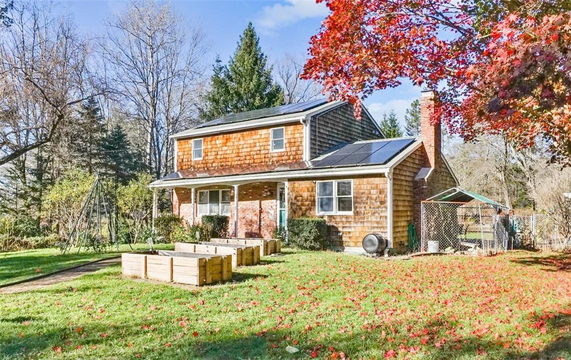 113 Snake Hill Road Glocester, RI 02857 - Photo 4 of 47